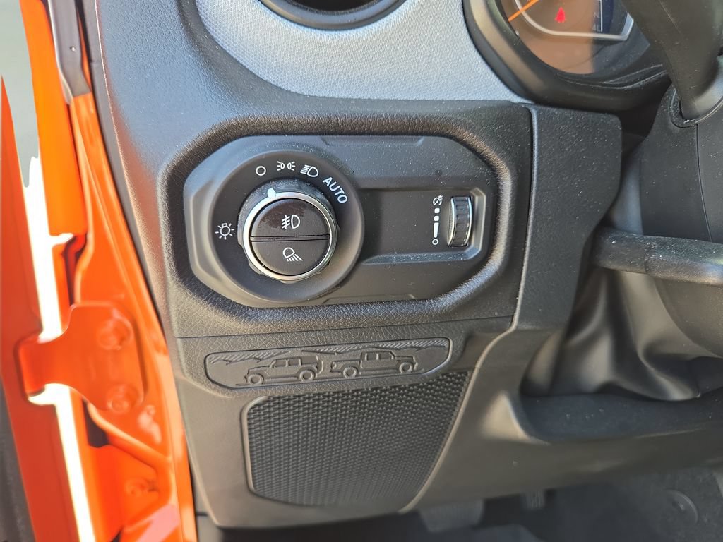 Used 2025 Jeep Gladiator Sport AWD/4WD image 15