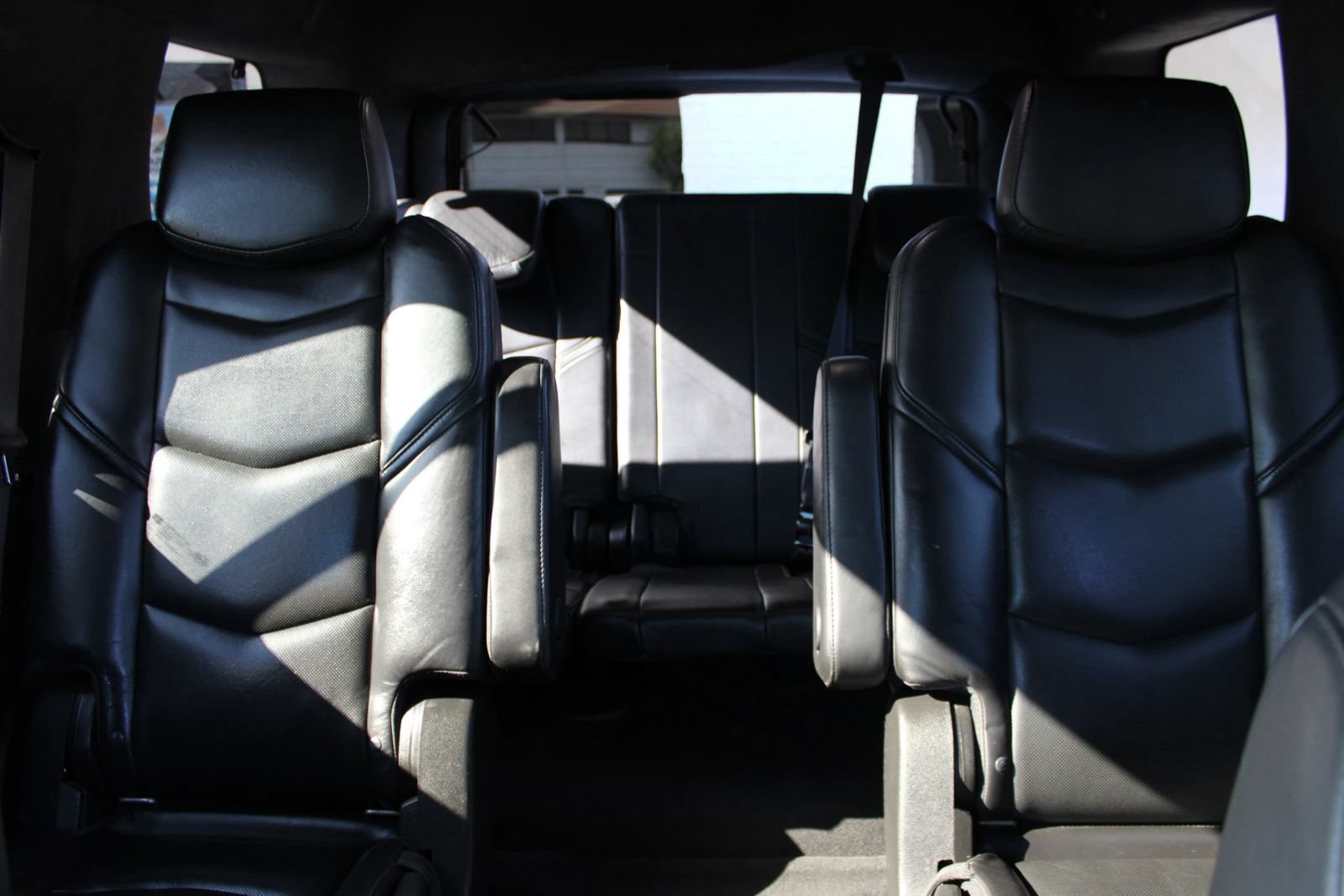 Used 2016 Cadillac Escalade Platinum AWD/4WD image 12