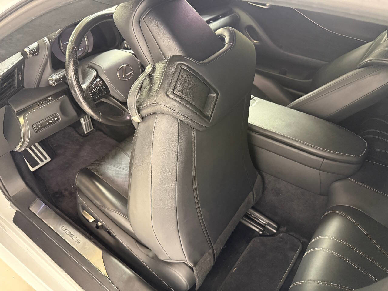 Used 2018 Lexus LC 500 Coupe w/ Touring Package image 44