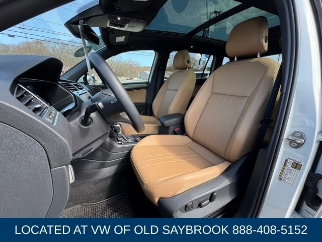 Used 2023 Volkswagen Tiguan SE w/ Panoramic Sunroof Package image 29