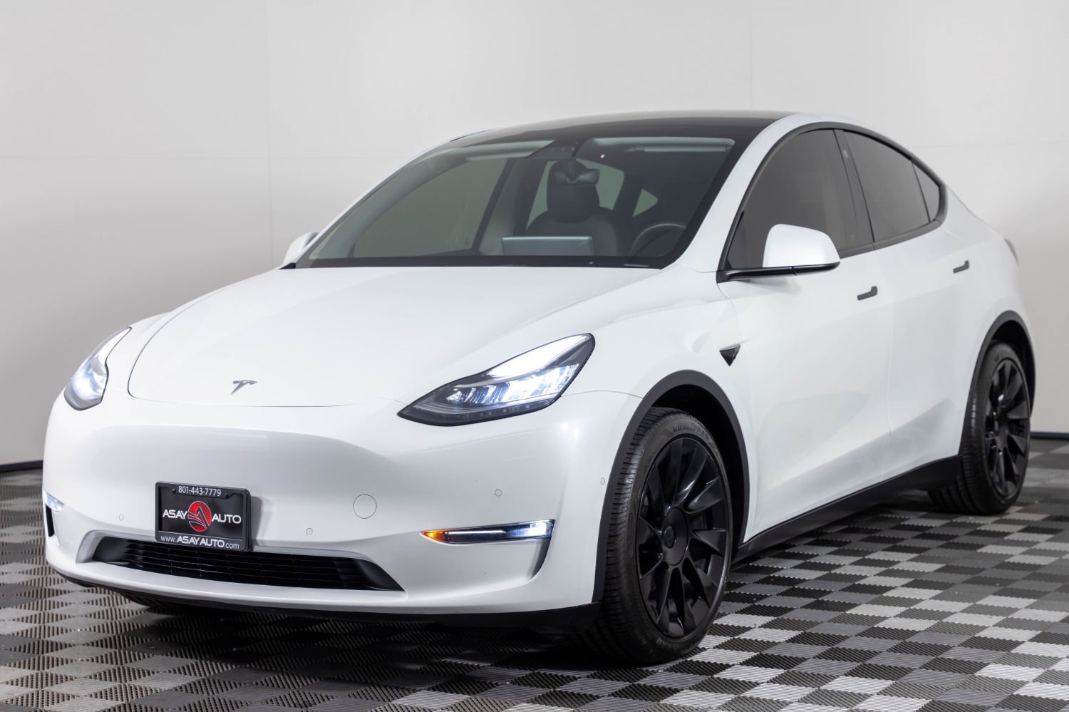 Used 2021 Tesla Model Y Long Range image 2