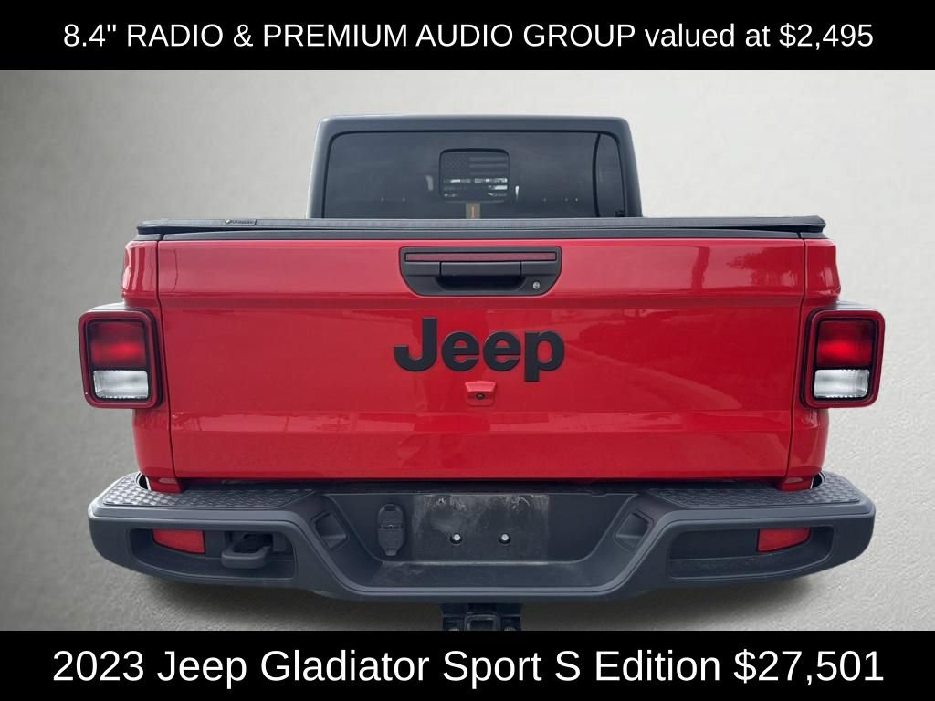 Used 2023 Jeep Gladiator Sport AWD/4WD image 4