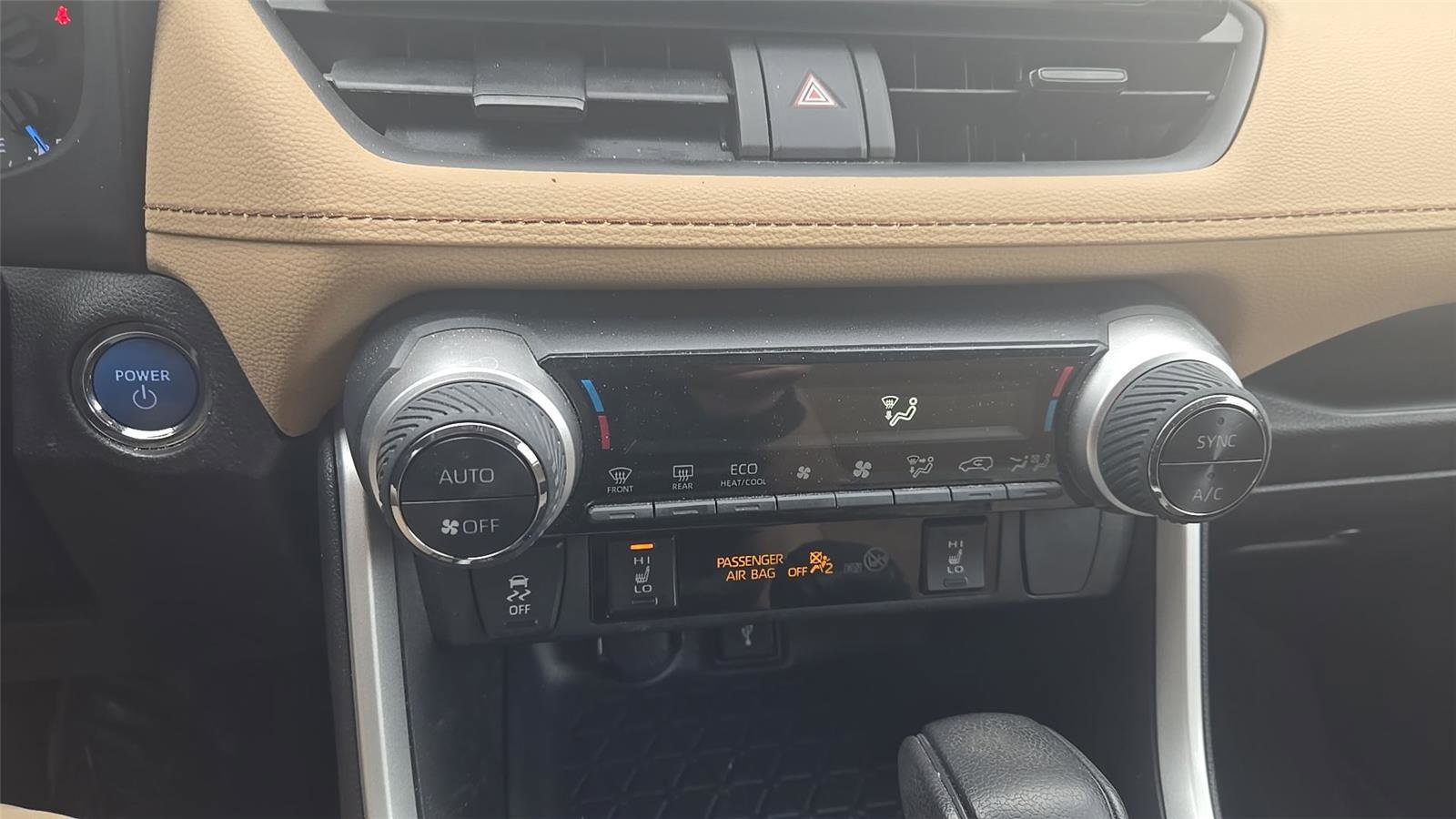 Used 2022 Toyota RAV4 XLE w/ Convenience Package image 25