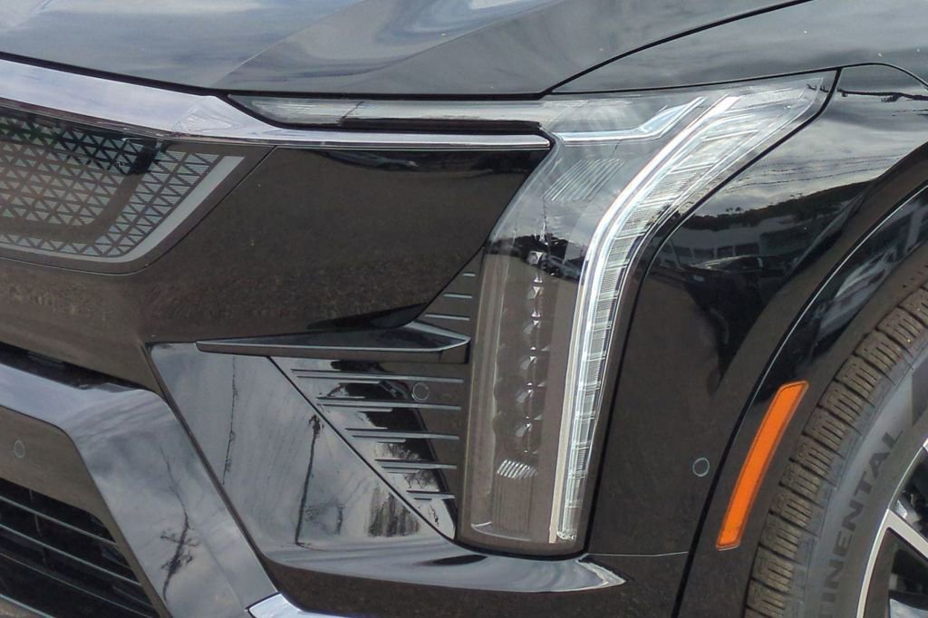 New 2026 Cadillac Optiq Sport 1 image 17