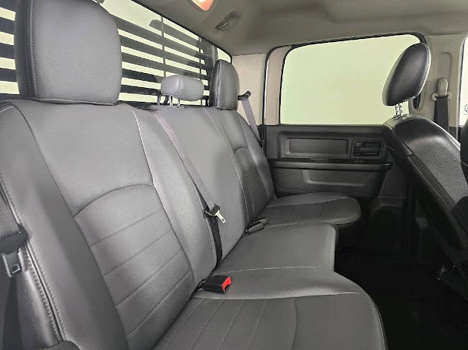 Used 2022 RAM 1500 Tradesman w/ Chrome Appearance Group image 15