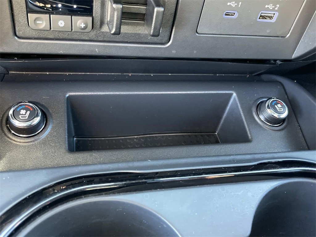 Used 2024 Nissan Titan PRO-4X w/ Pro-4x Convenience Package image 33