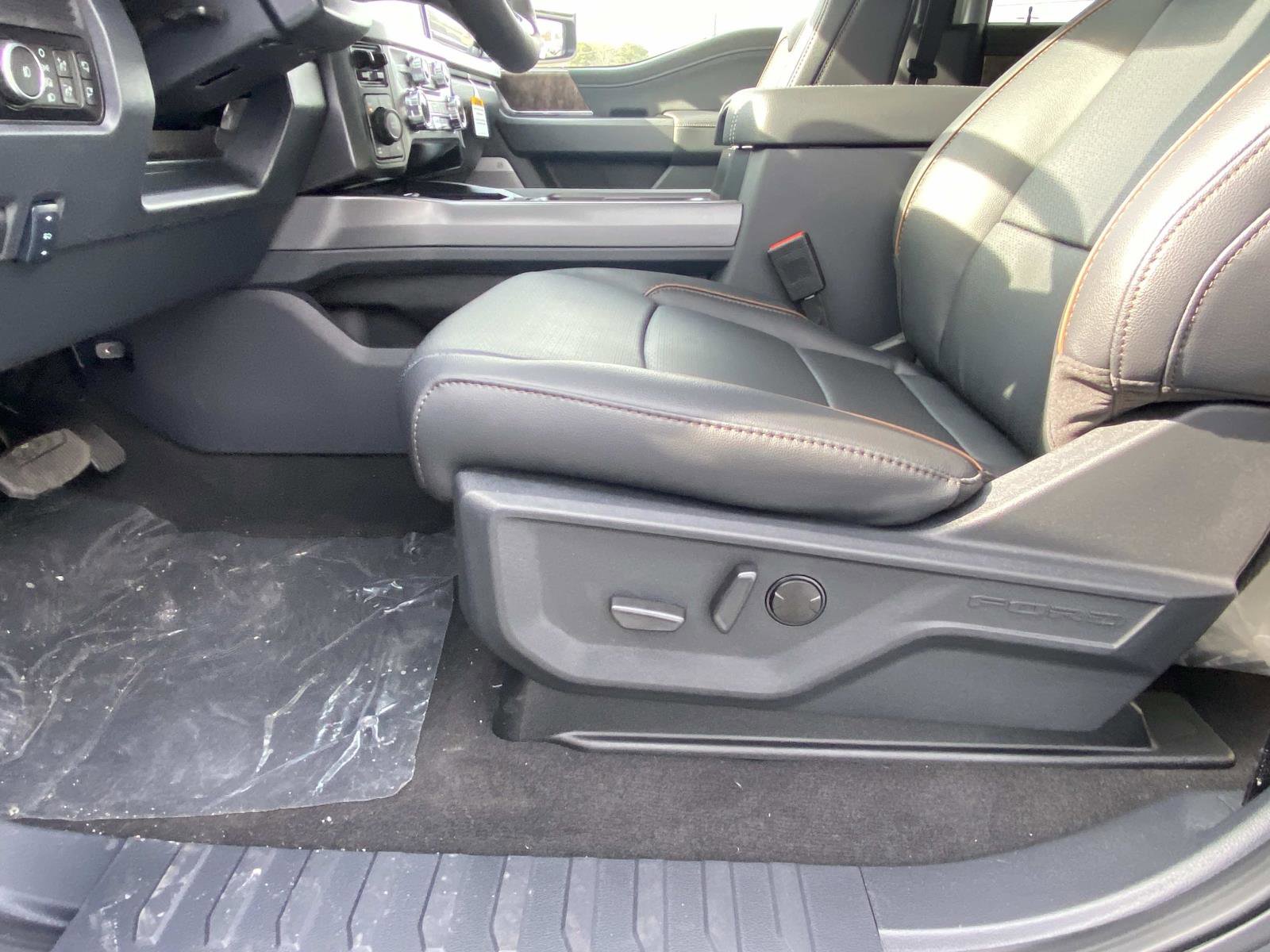 New 2026 Ford F350 Lariat w/ Black Appearance Package image 16