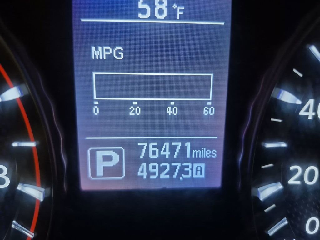 Used 2015 INFINITI Q70 L 5.6 w/ V8 Deluxe Technology Package image 12