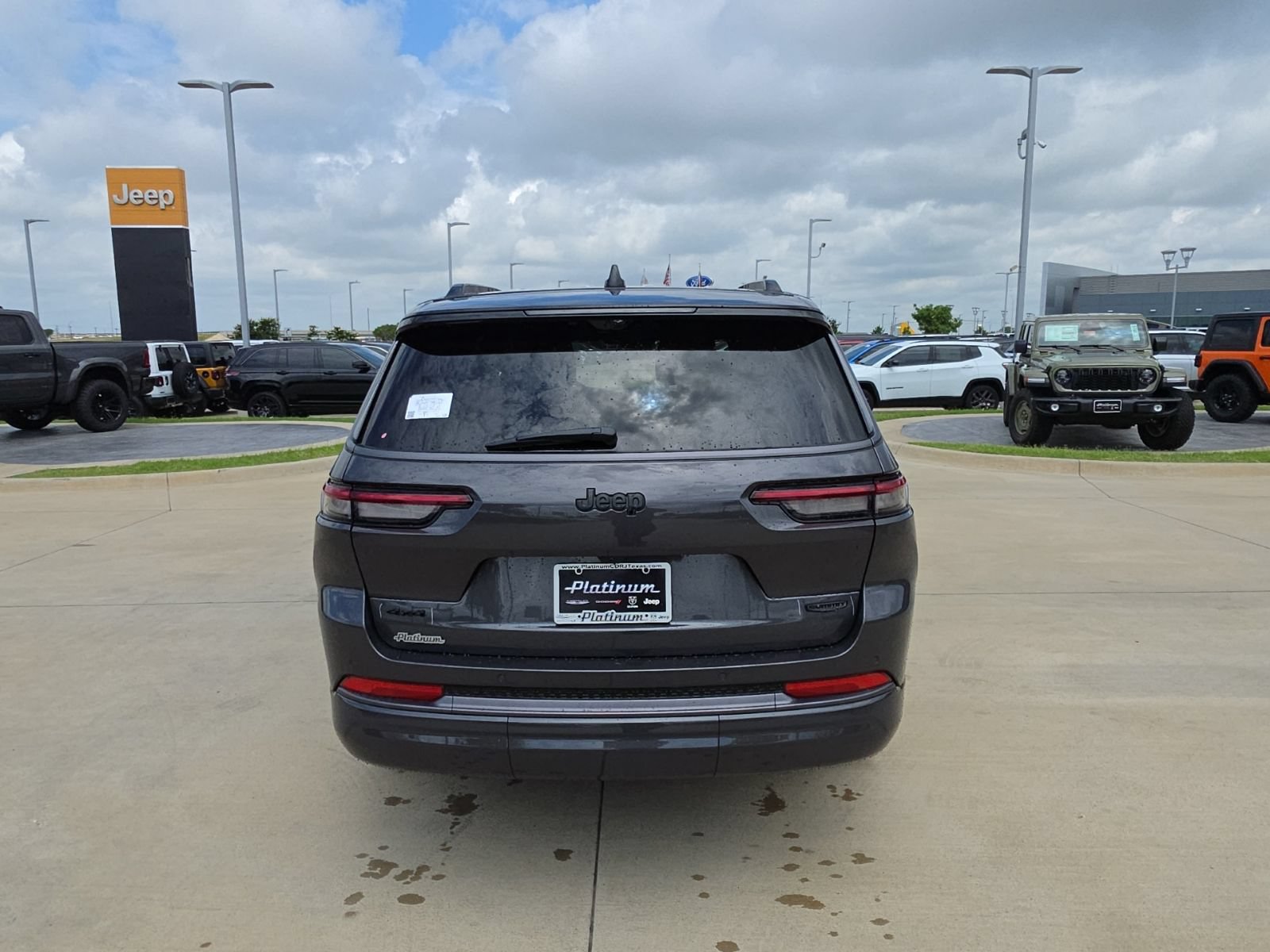 New 2026 Jeep Grand Cherokee L Summit w/ Obsidian Package AWD/4WD image 4