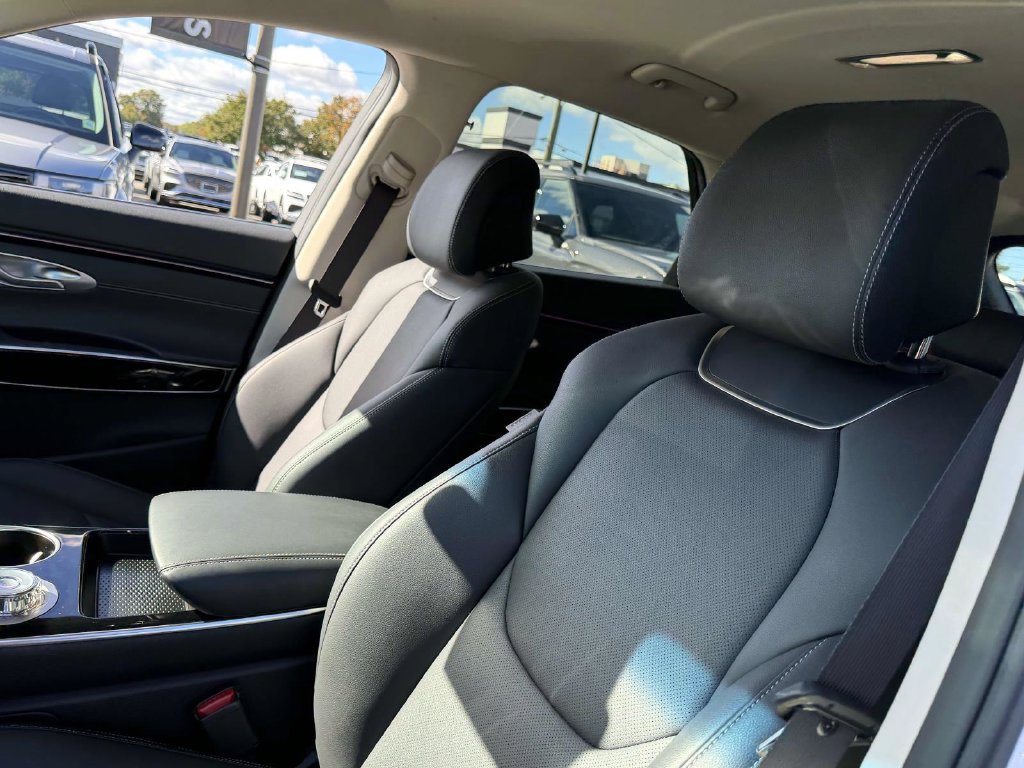 Certified 2026 Genesis GV70 2.5T AWD/4WD image 11