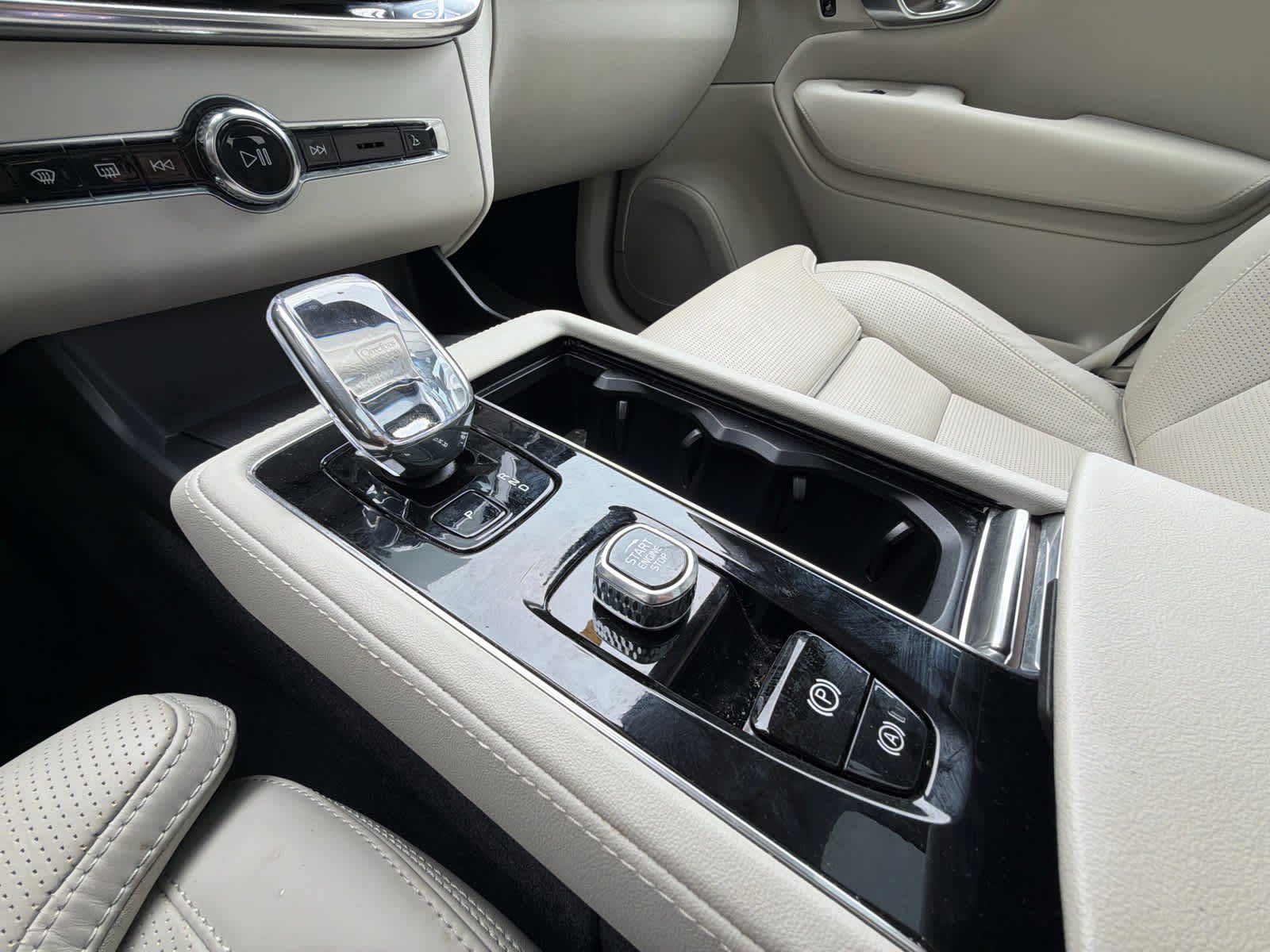 Certified 2026 Volvo XC90 B6 Ultra AWD/4WD image 31