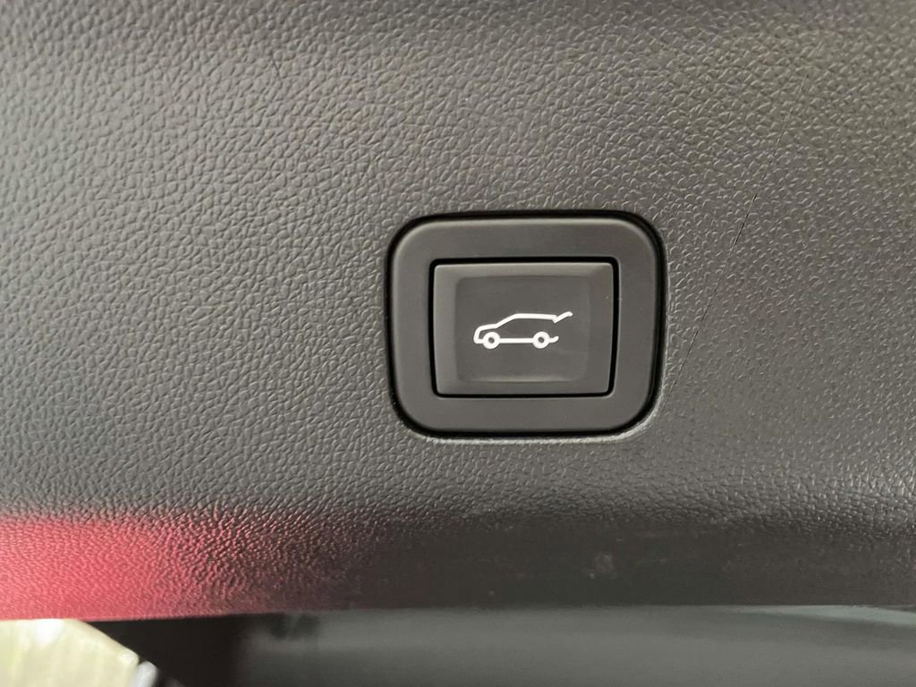 Certified 2025 Cadillac Escalade ESV Sport Platinum image 11