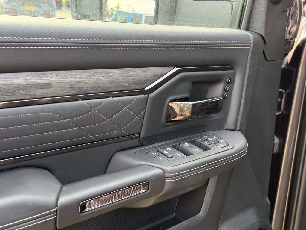 New 2026 RAM 3500 Limited AWD/4WD image 35
