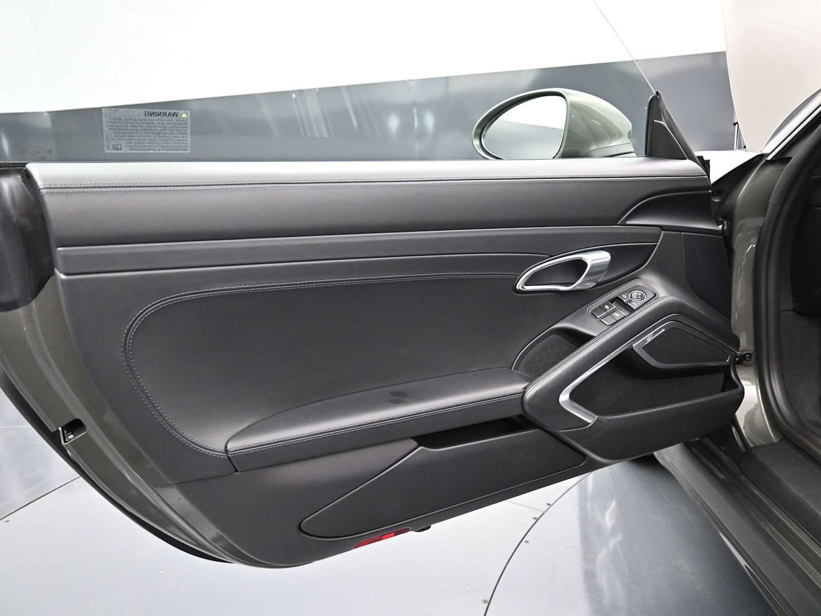 Certified 2022 Porsche 718 Cayman image 7