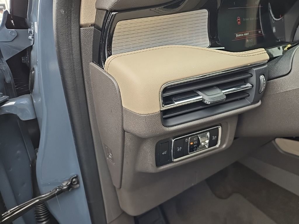 Used 2023 Lincoln Corsair AWD w/ Equipment Group 101A image 24