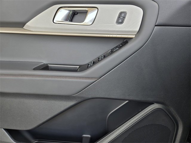 New 2025 Ford Explorer Active w/ Active Comfort Package image 17