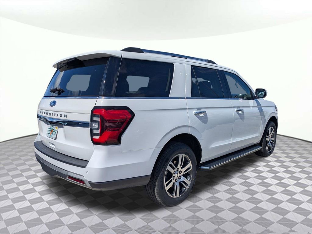 Used 2023 Ford Expedition Limited image 2