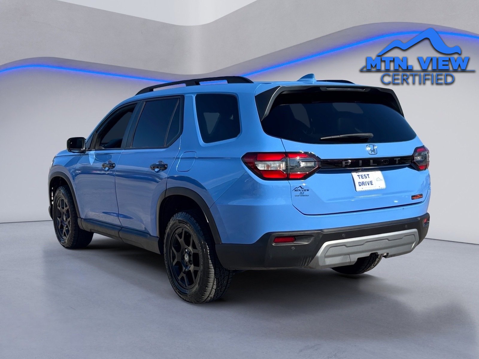 Used 2025 Honda Pilot TrailSport image 13