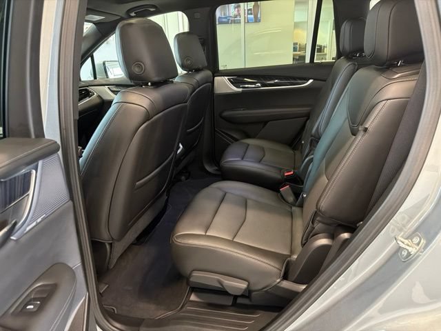 Used 2024 Cadillac XT6 Premium Luxury w/ LPO, Floor Liner Package AWD/4WD image 16