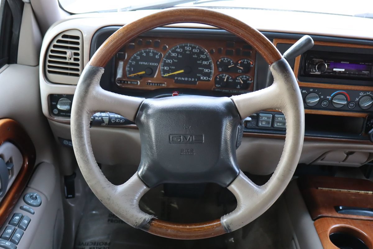 Used 1999 GMC Suburban 4WD w/ Convenience Group image 29
