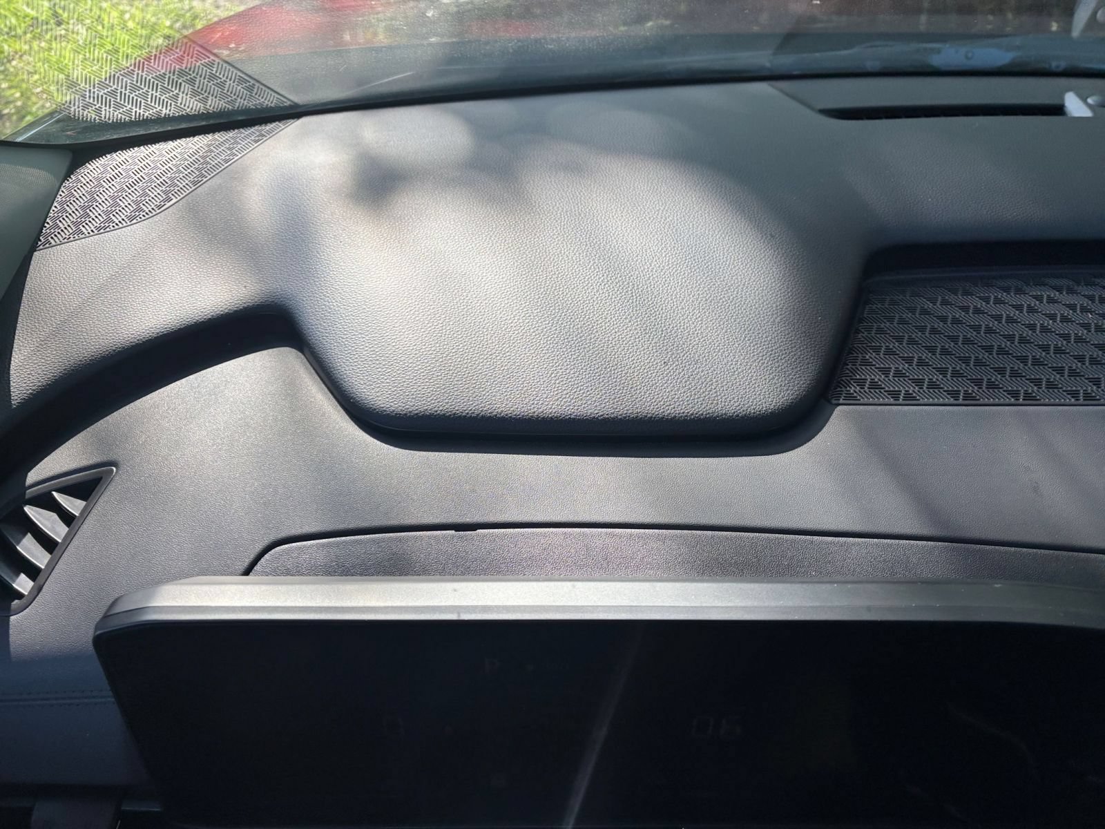 Used 2026 Kia Carnival FWD image 36