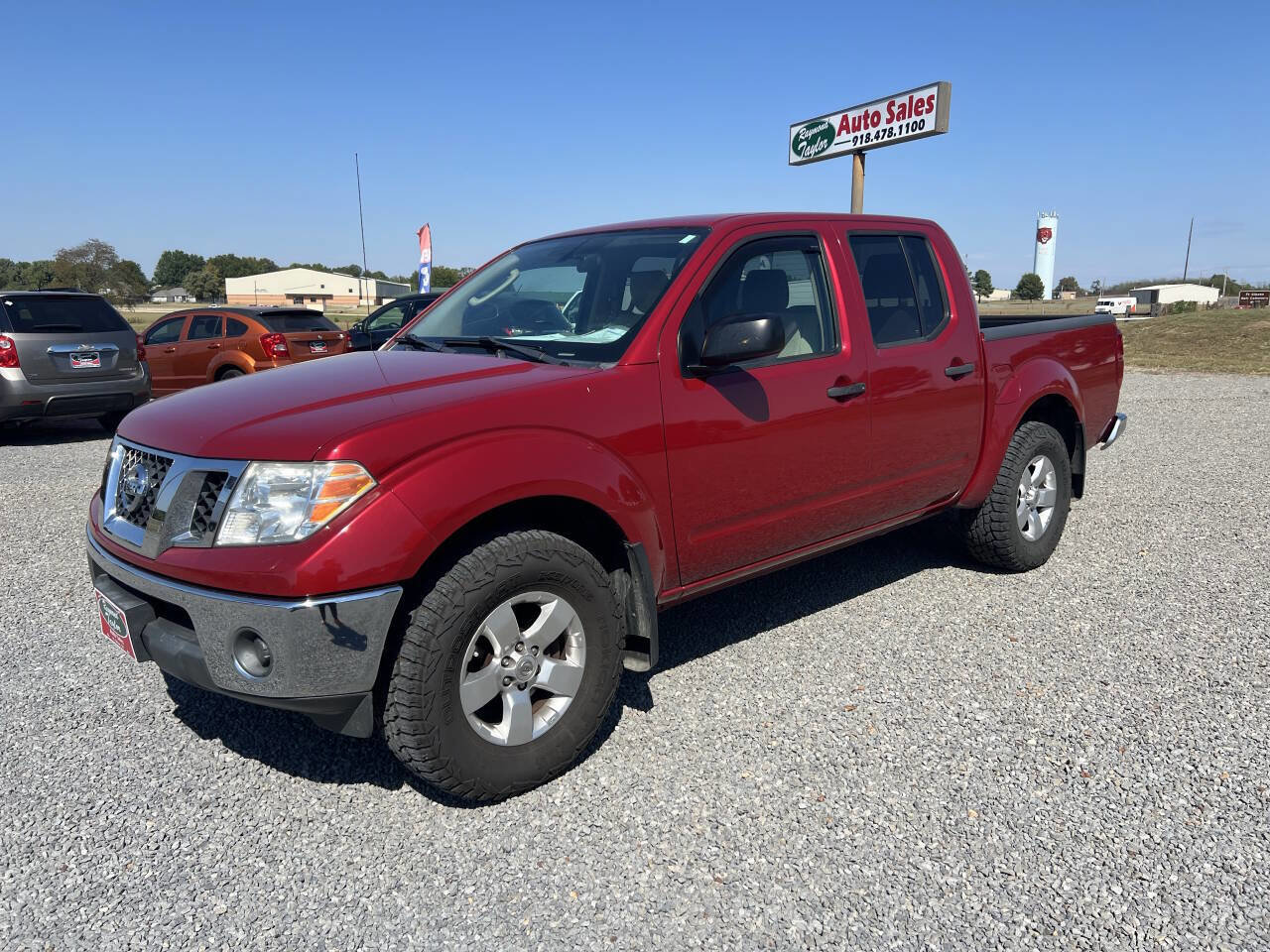 Used 2011 Nissan Frontier SV image 3