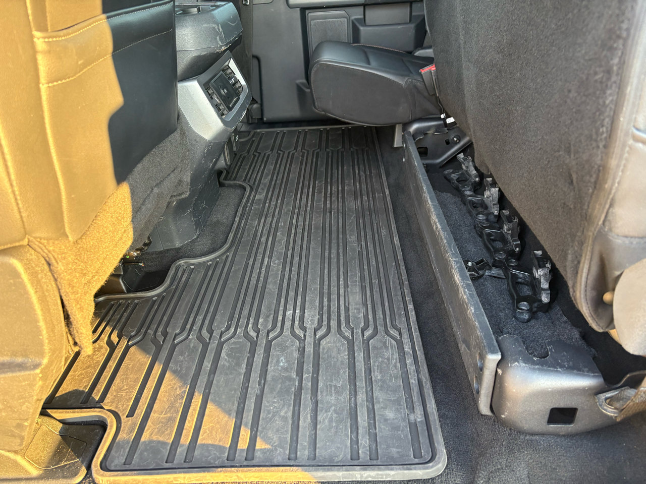 Used 2023 Ford F350 Lariat image 43