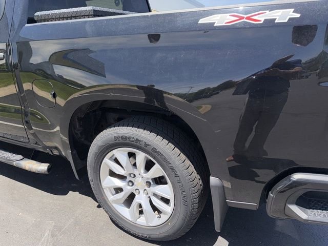 Used 2020 Chevrolet Silverado 1500 Custom w/ Custom Value Package AWD/4WD image 13