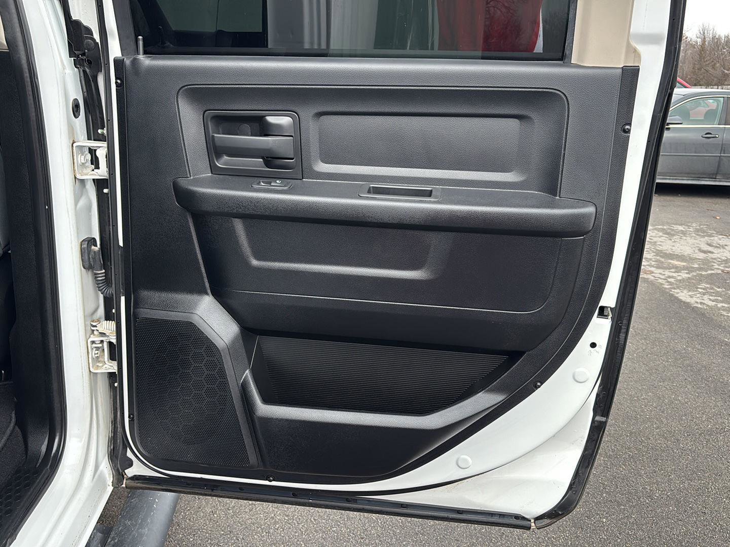 Used 2018 RAM 2500 Tradesman w/ Chrome Appearance Group image 21