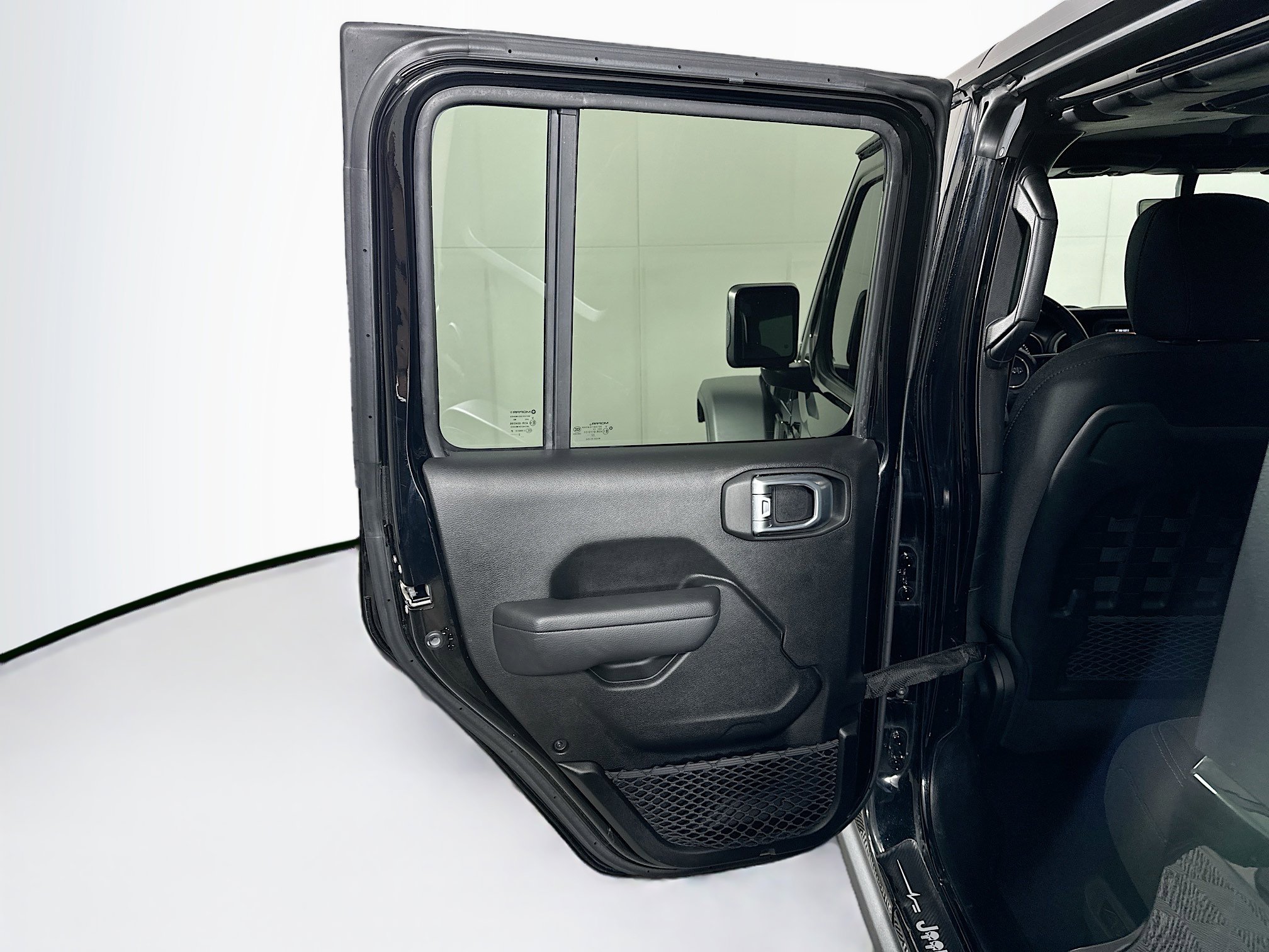 Used 2023 Jeep Wrangler Unlimited Rubicon 4xe w/ Steel Bumper Group image 25