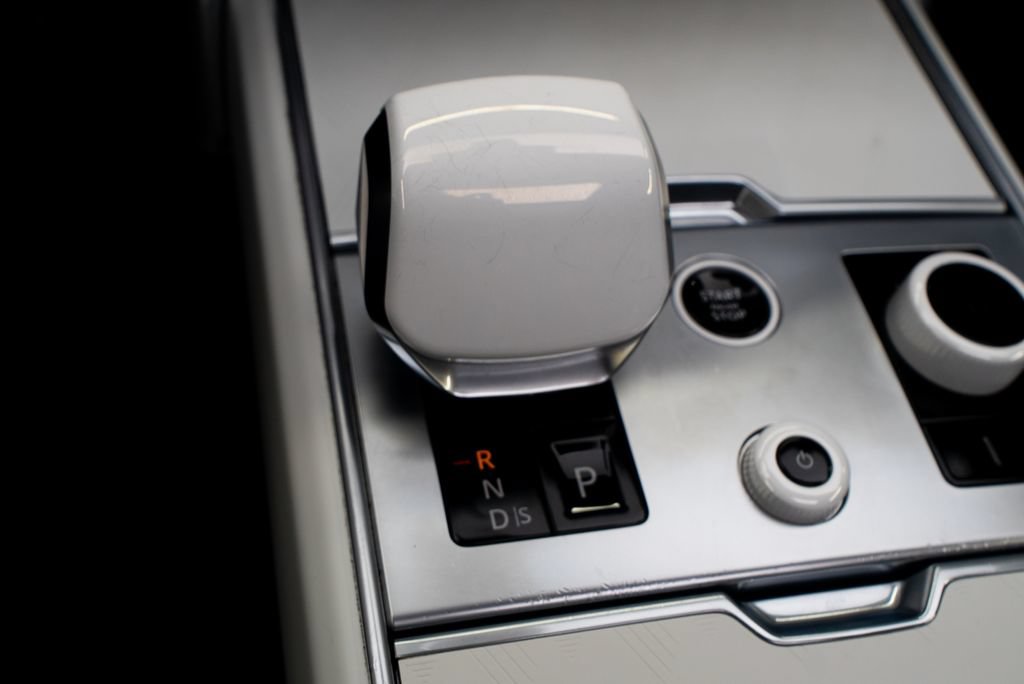 Used 2023 Land Rover Range Rover SV AWD/4WD image 43