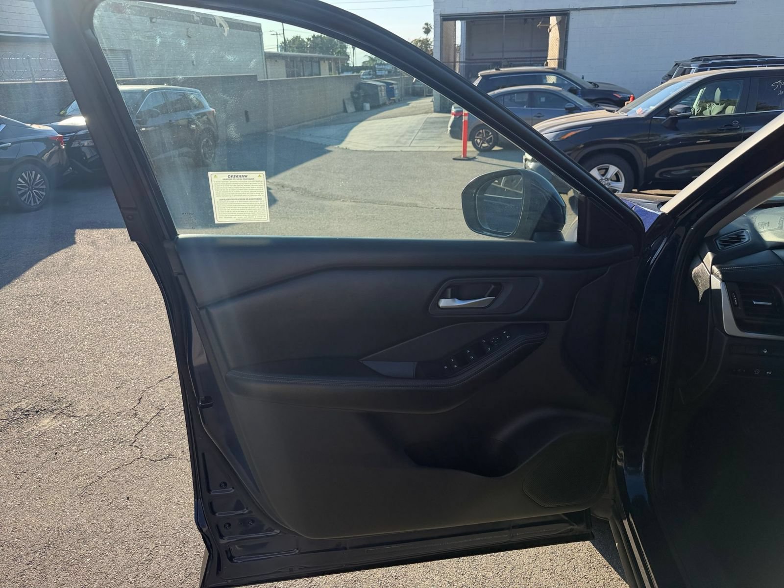 Used 2025 Nissan Rogue SV FWD image 18