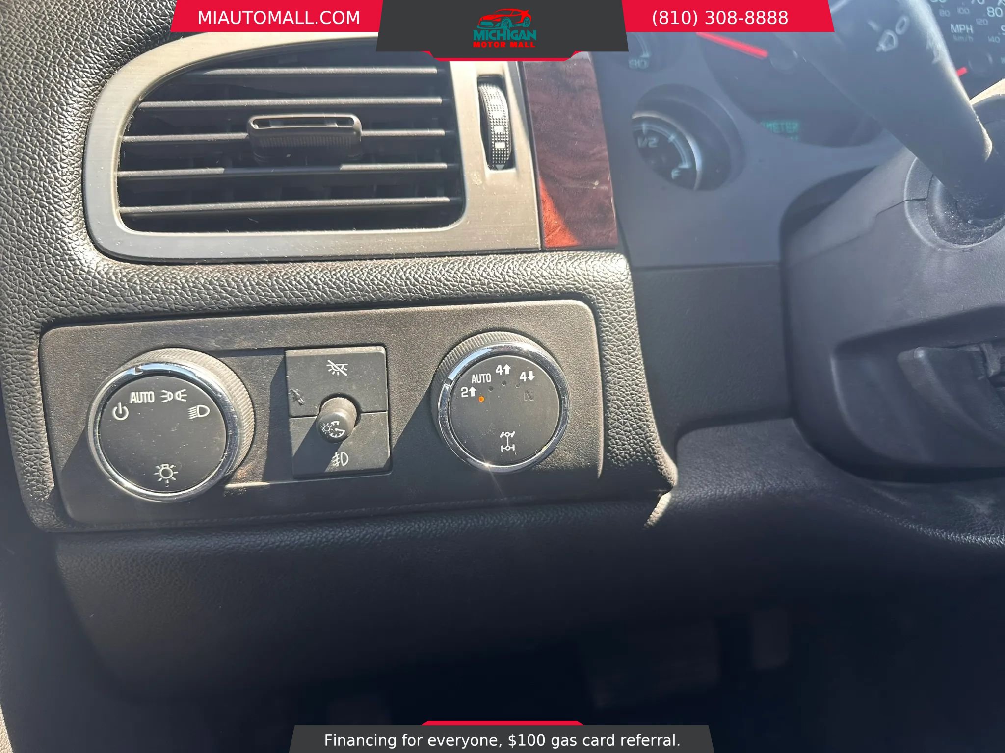 Used 2012 Lincoln Navigator 4WD image 19