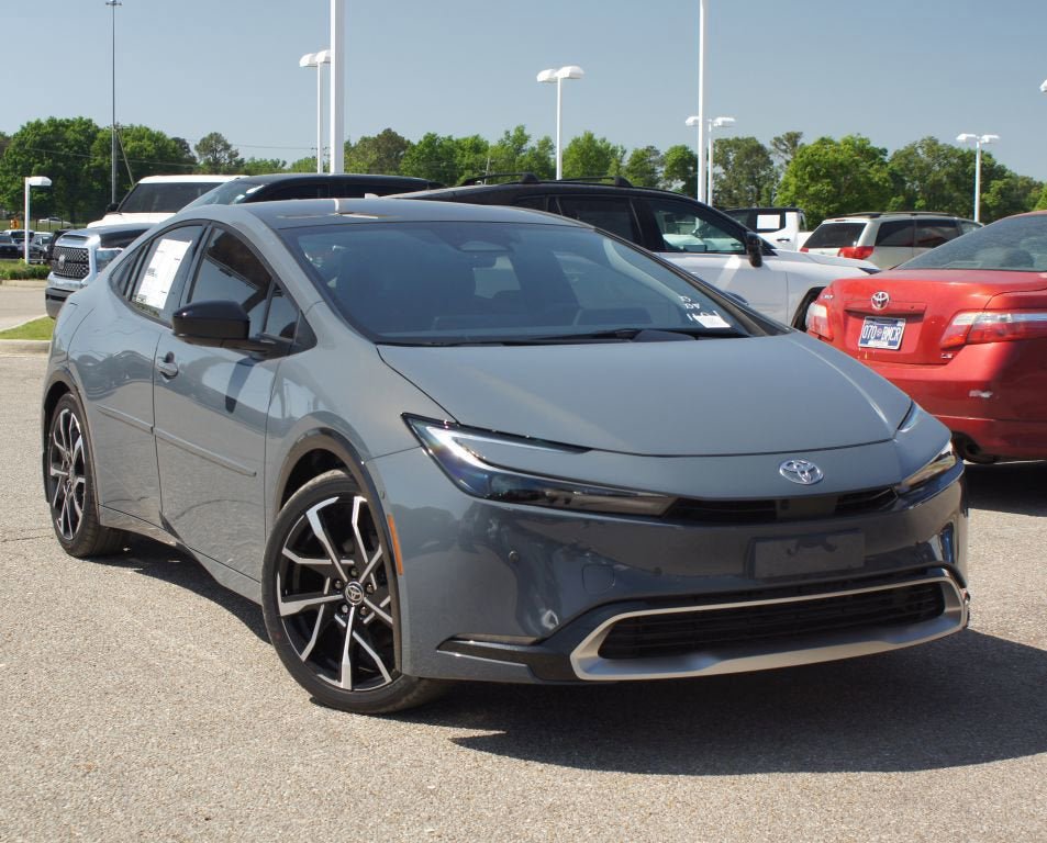 New 2026 Toyota Prius Plug-In Hybrid FWD image 6