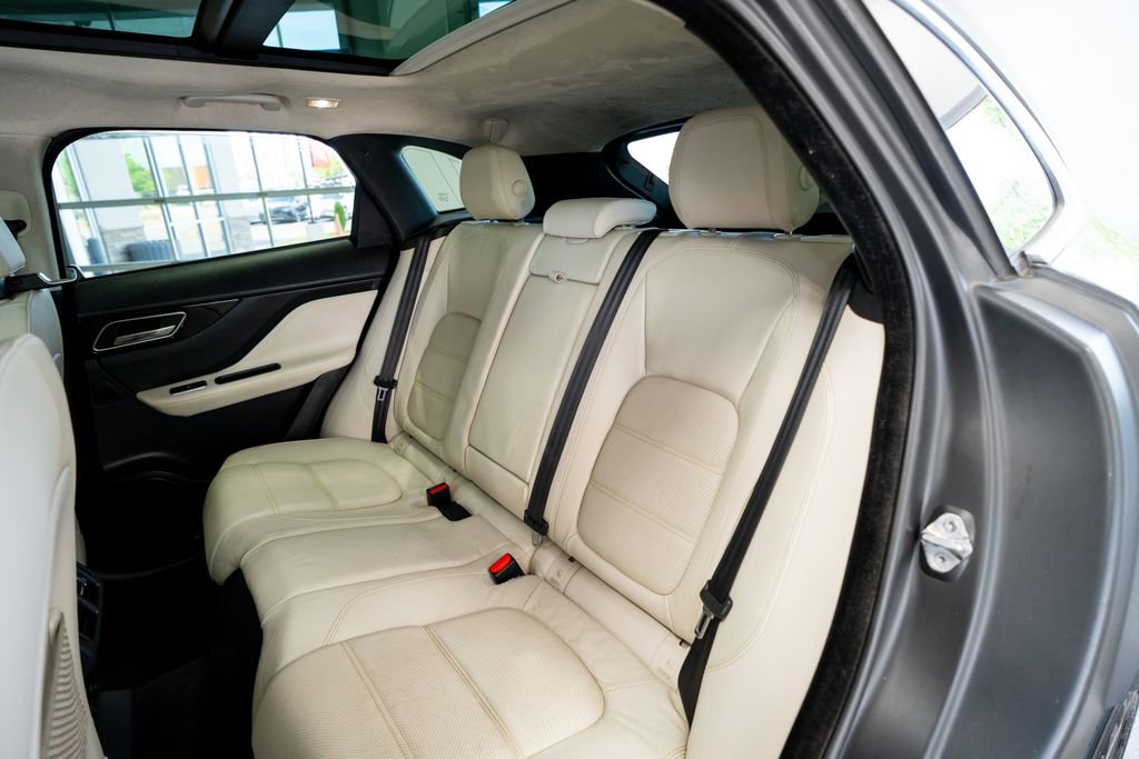 Used 2019 Jaguar F-PACE Prestige AWD/4WD image 44