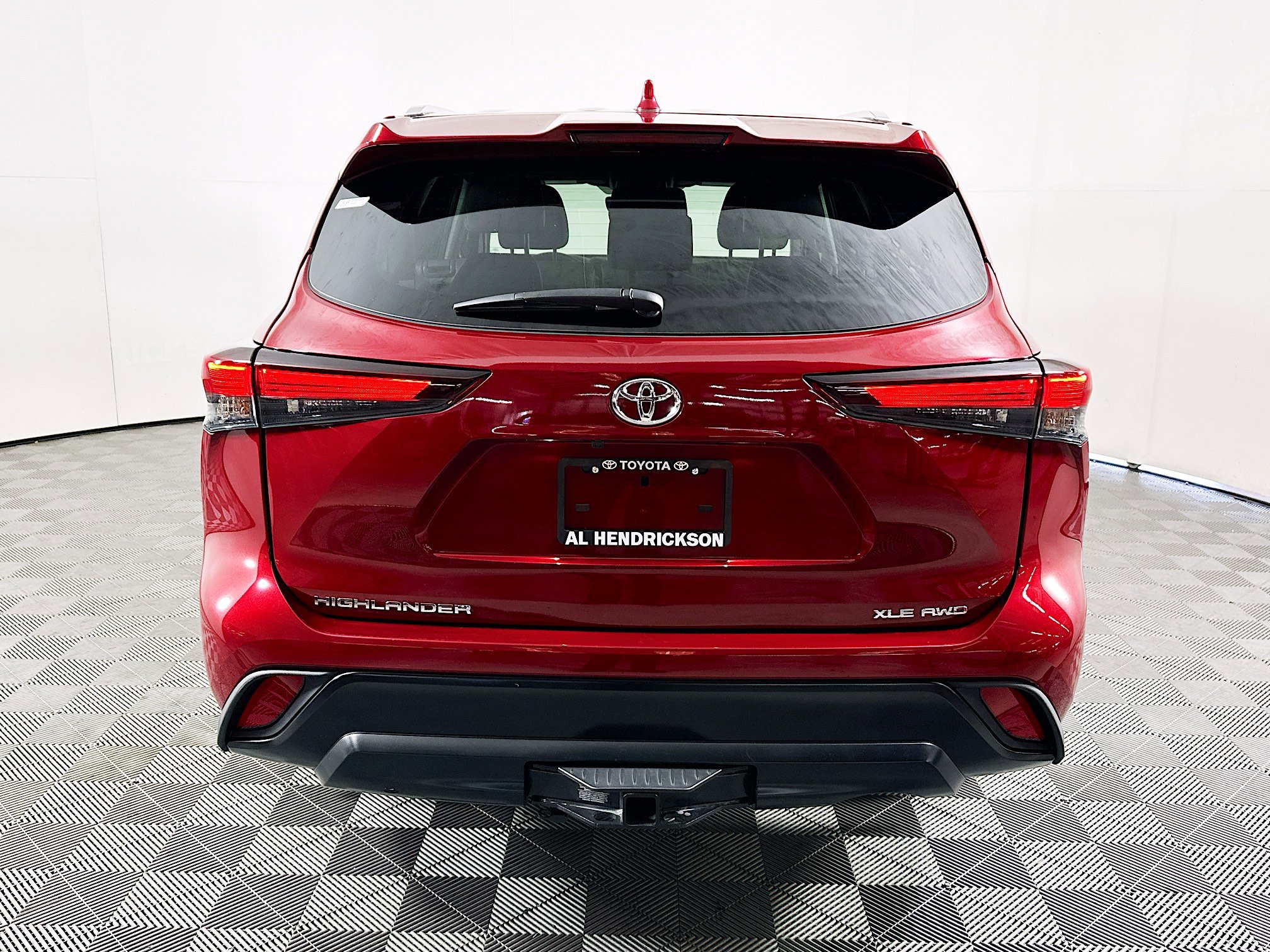 Used 2026 Toyota Highlander XLE image 4