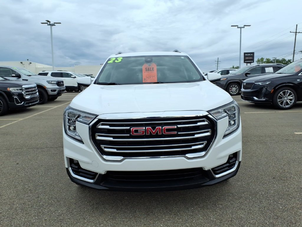 Certified 2023 GMC Terrain SLT AWD/4WD image 2