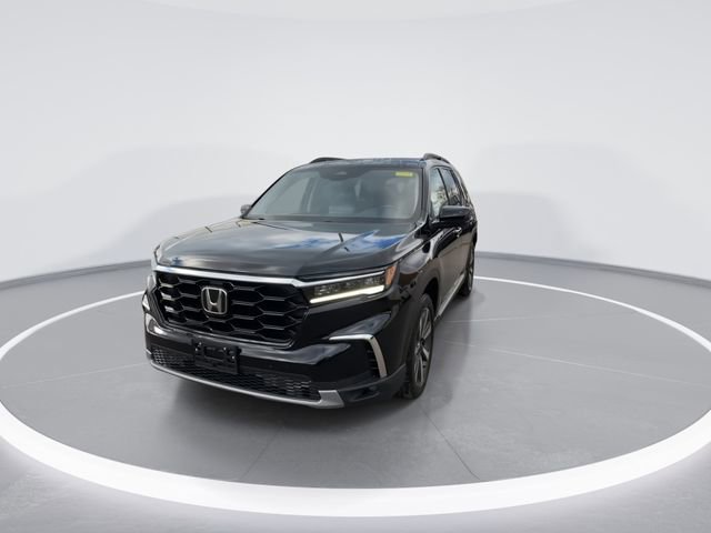 Used 2024 Honda Pilot Touring image 3