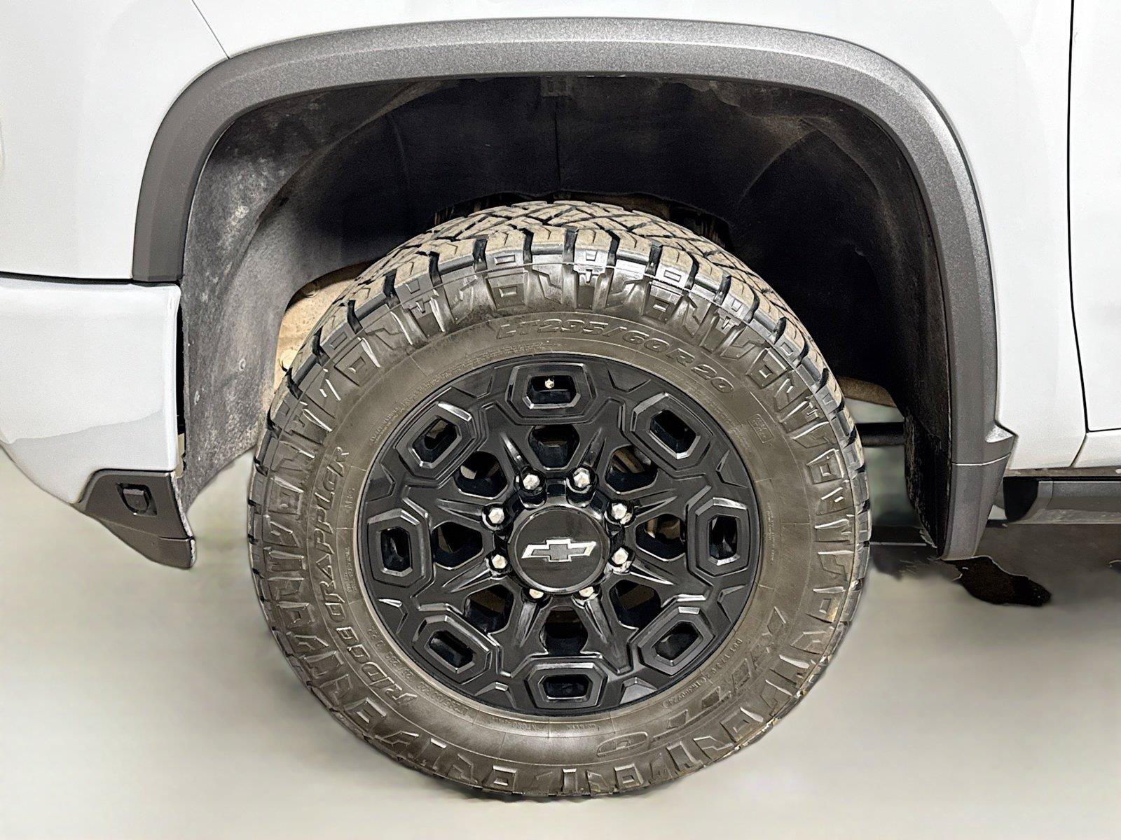Used 2024 Chevrolet Silverado 2500 LTZ w/ LTZ Plus Package AWD/4WD image 30