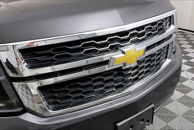Used 2018 Chevrolet Suburban LS w/ Enhanced Driver Alert Package RWD image 30
