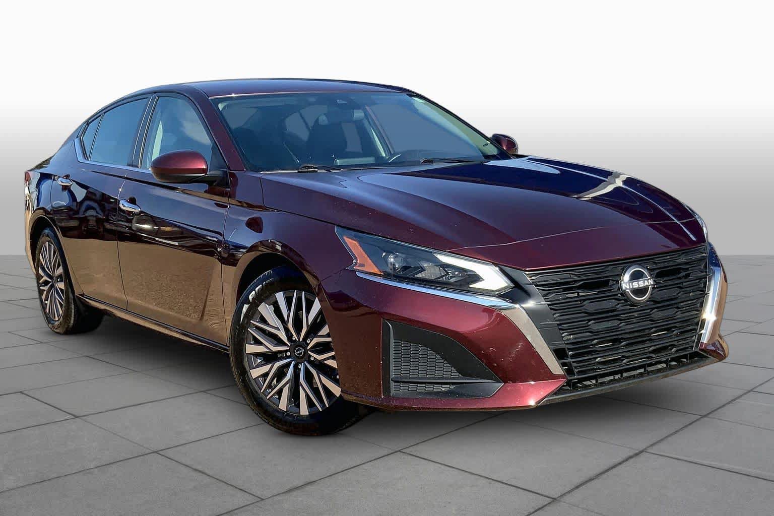 Used 2023 Nissan Altima 2.5 SV FWD image 3