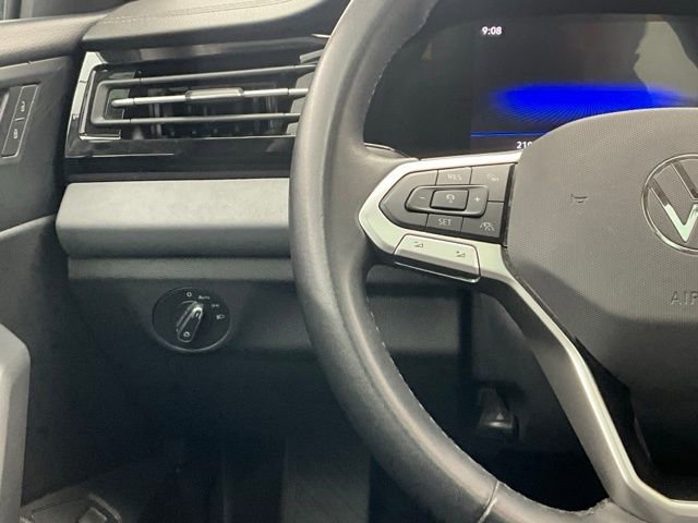 Used 2025 Volkswagen Jetta SE image 18