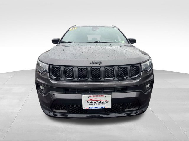 Used 2023 Jeep Compass Latitude AWD/4WD image 2