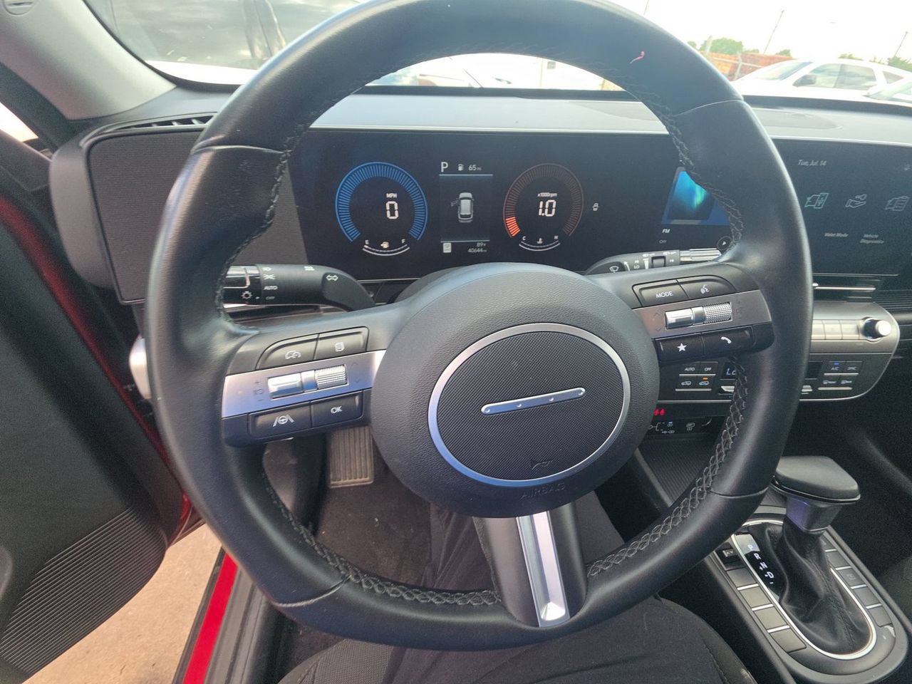 Used 2025 Hyundai Kona SEL FWD image 6