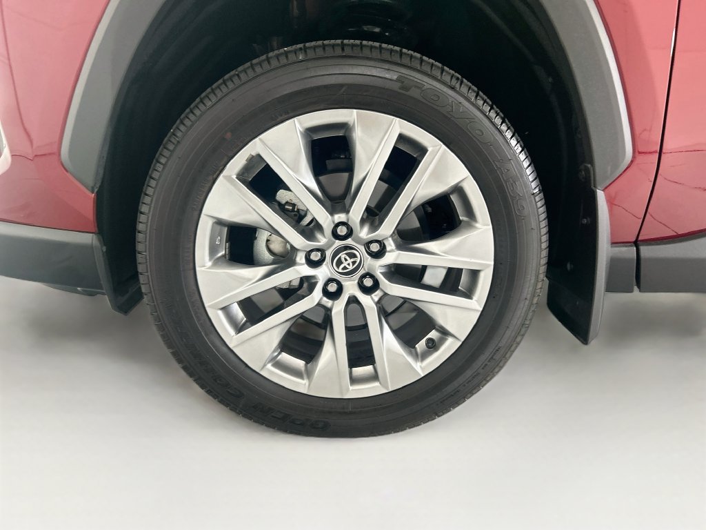 Used 2025 Toyota RAV4 Limited w/ Advanced Technology Package FWD image 29