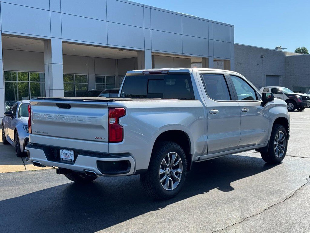 Used 2021 Chevrolet Silverado 1500 RST AWD/4WD image 3
