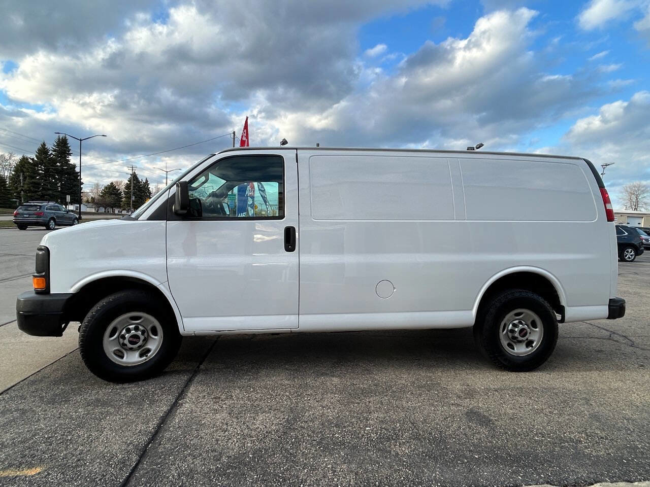 Used 2016 GMC Savana 3500 image 7