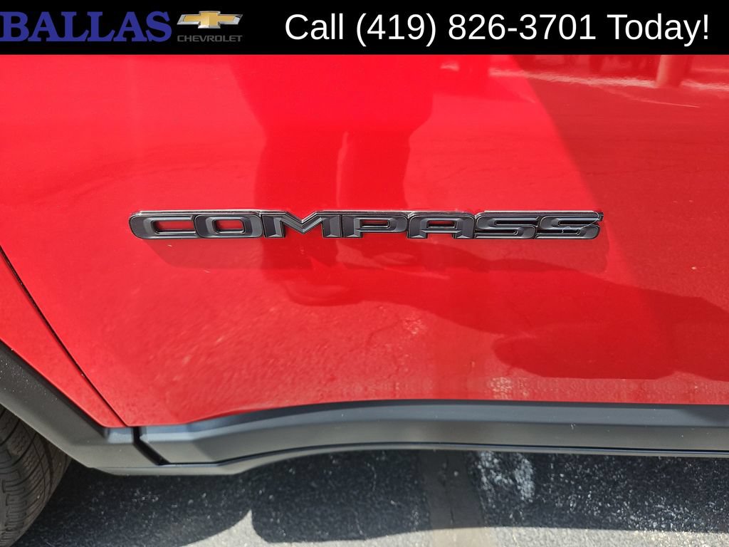 Used 2019 Jeep Compass Latitude FWD image 32