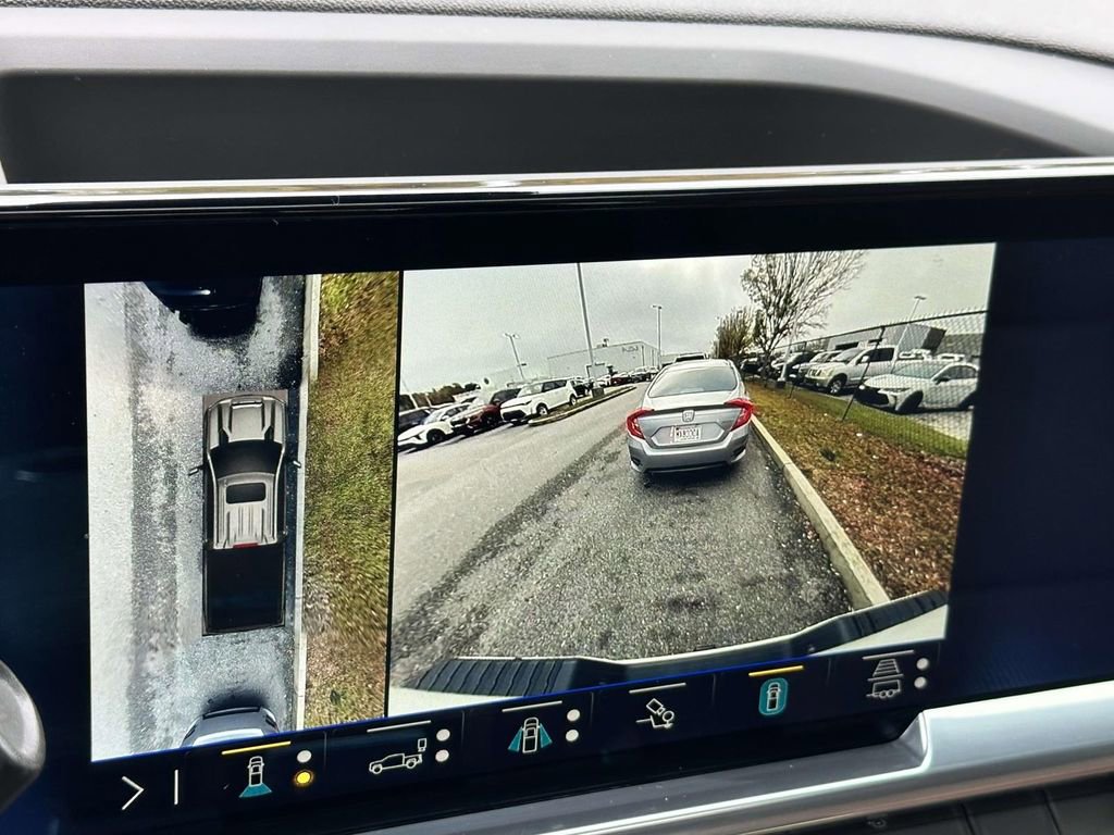 Used 2024 Chevrolet Silverado 2500 High Country image 11