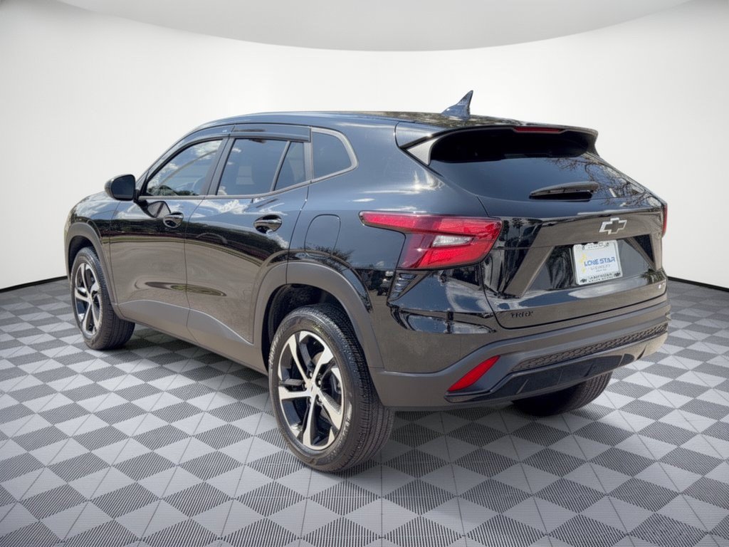 Certified 2025 Chevrolet Trax RS w/ Sunroof Package FWD image 3